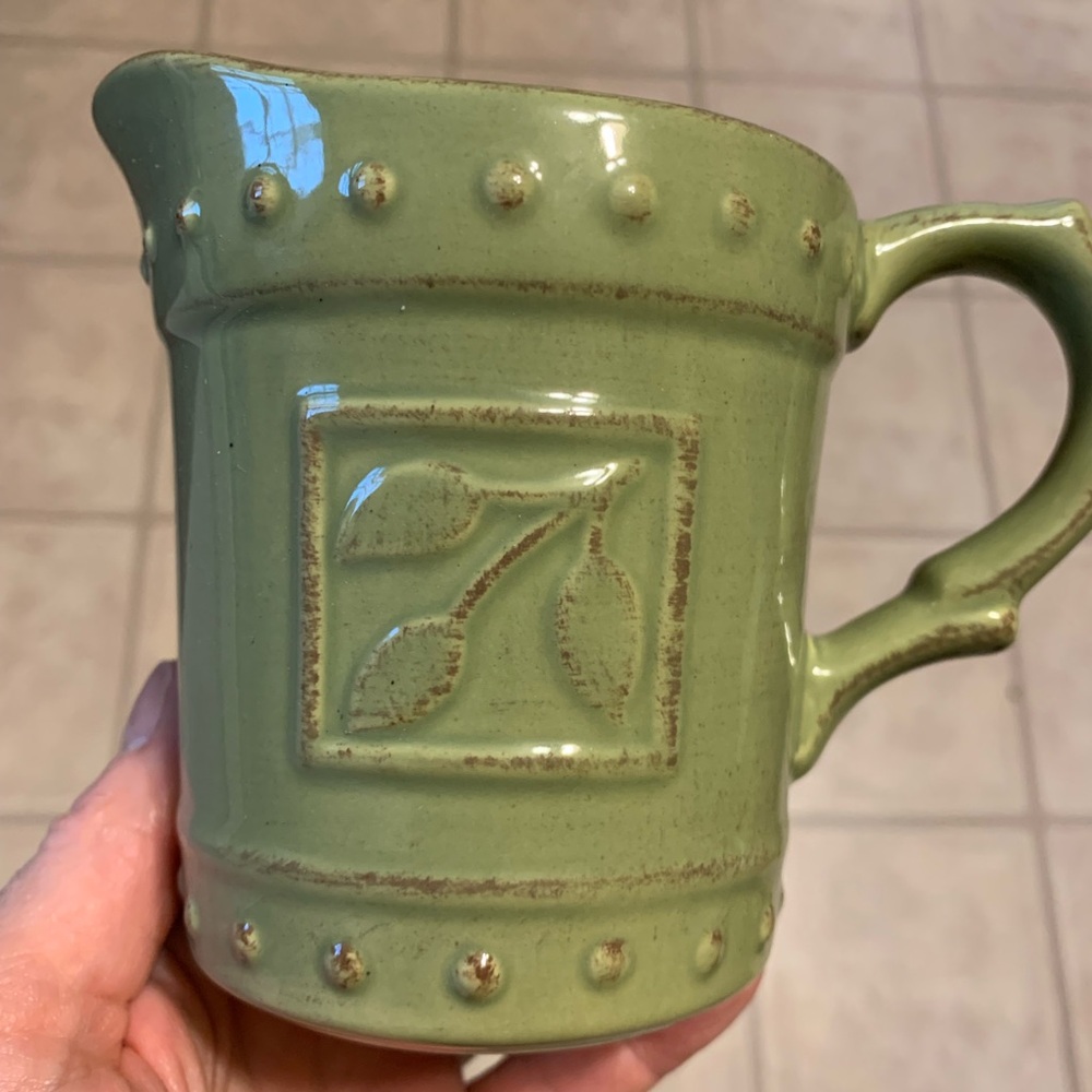 Sorrentos Signature 2001 Discontinued Creamer